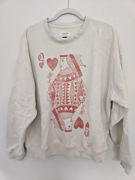 American Eagle Outfitters Tops - American Eagle Queen of Hearts sweatshirt feminine love size large
